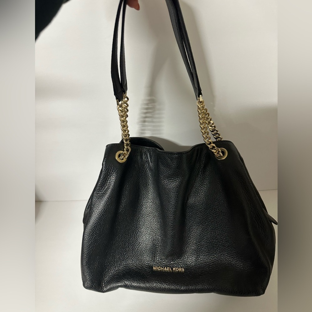 Michael Kors Black Slouchy Pebbled Leather Shoulder Bag with Gold Chain - Picture 3 of 10